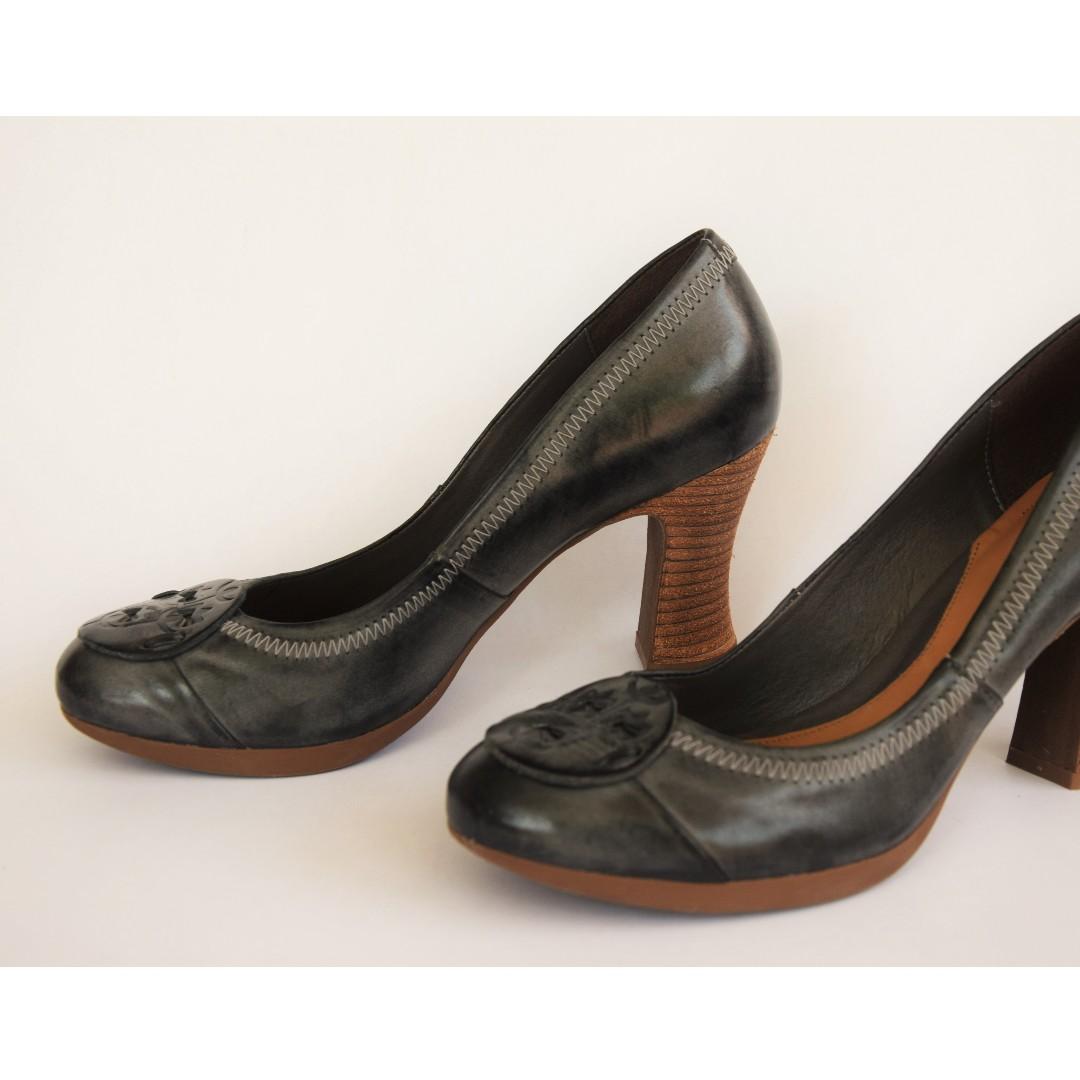 Clarks Soft Wear Leather Leisure Heels UK Size 6.5 Women s Fashion Footwear Flats on Carousell