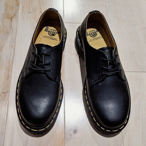 dr martens classic 1461