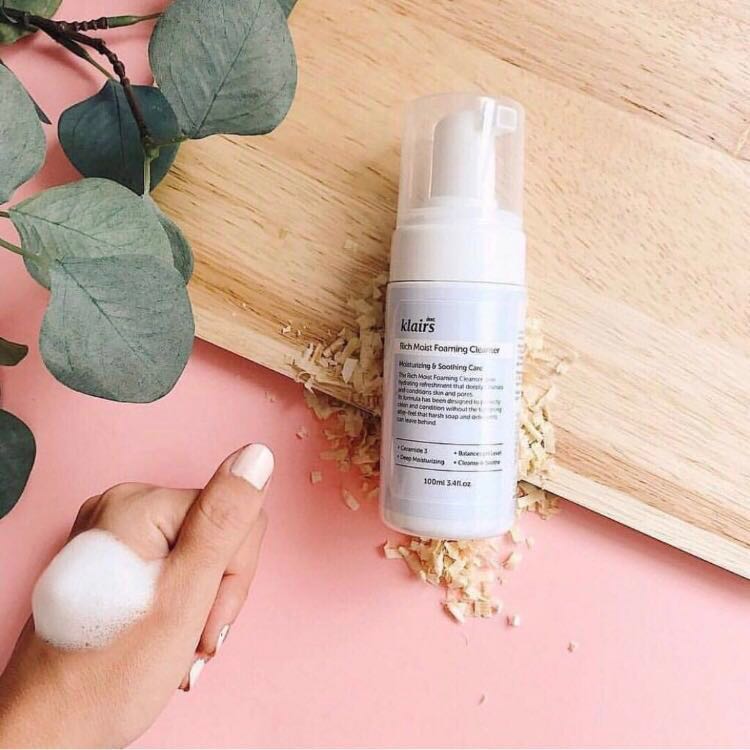 klairs moist foaming cleanser