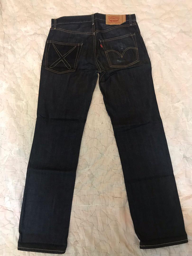 size 32 levi jeans