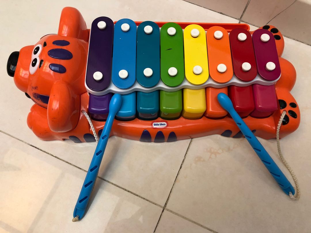 little toy piano