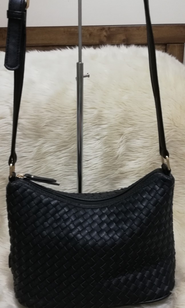 lulu castagnette sling bag price