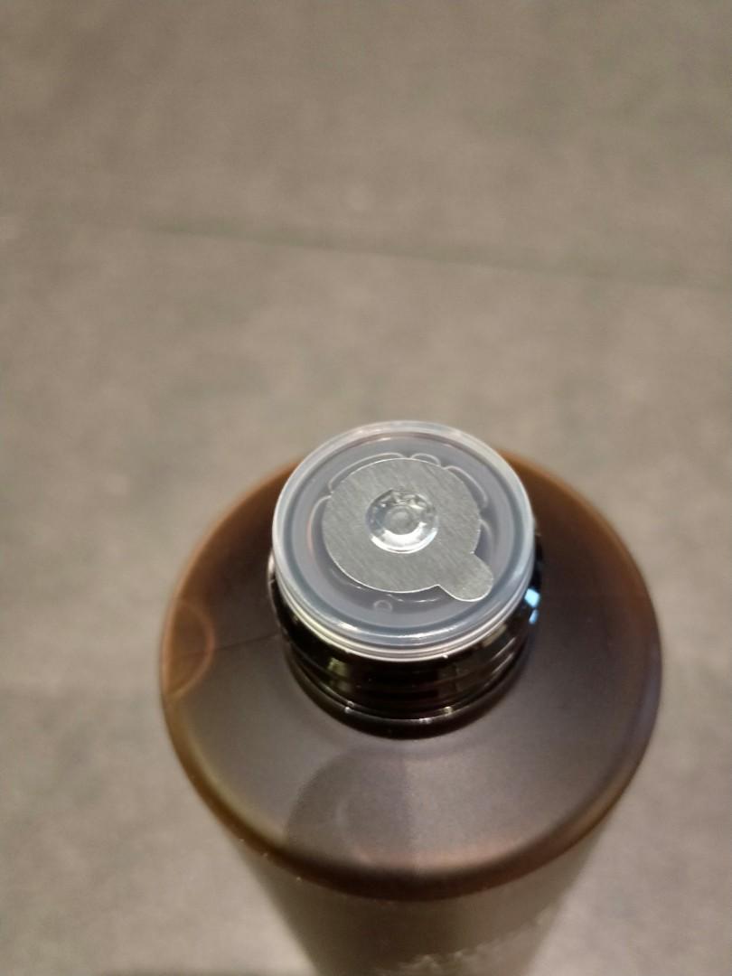 MUJI moist essence lotion, Kesehatan & Kecantikan, Kulit, Sabun & Tubuh