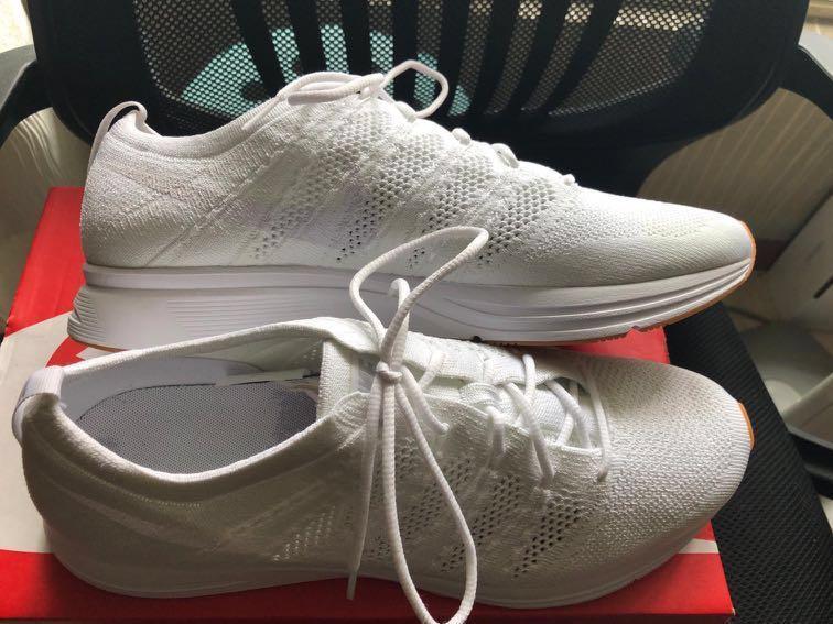 Flyknit trainer white shop gum on feet