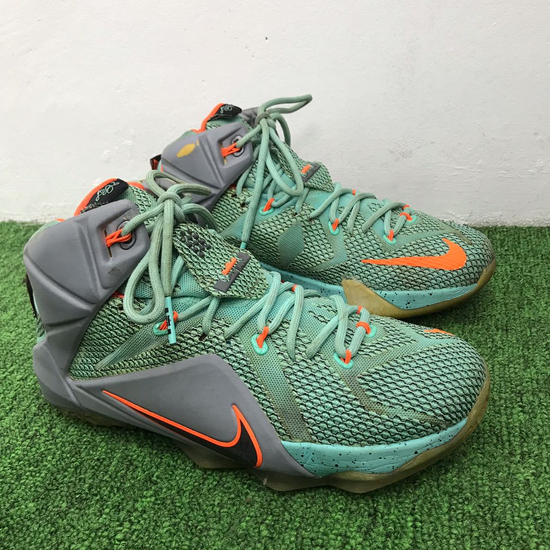 Lebron james top shoes uk