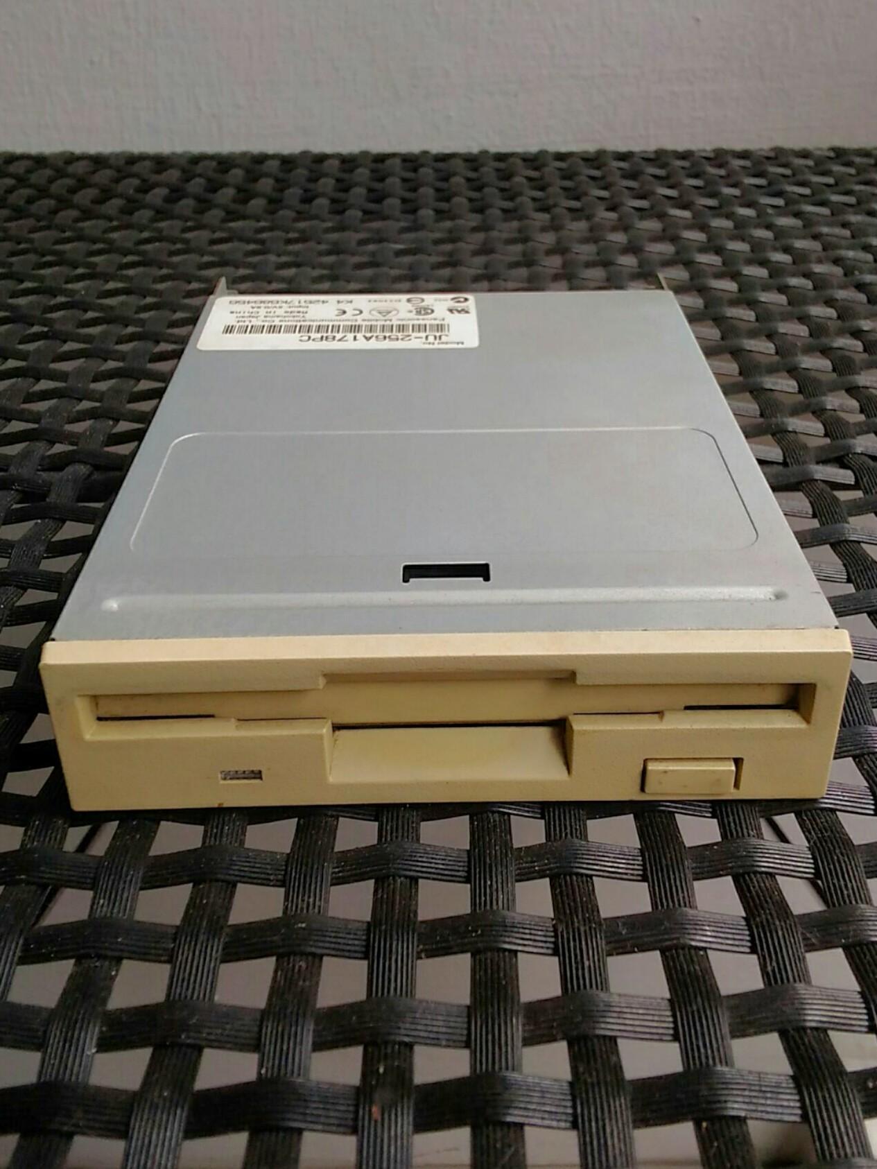 PANASONIC JU256A178PC IDE 1.44" Floppy Disk Drive, Computers & Tech