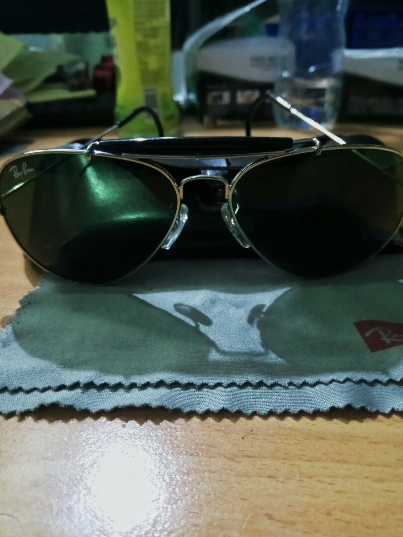 harga rayban aviator