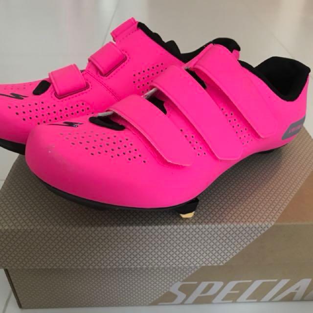 Pink cycling shoes sales