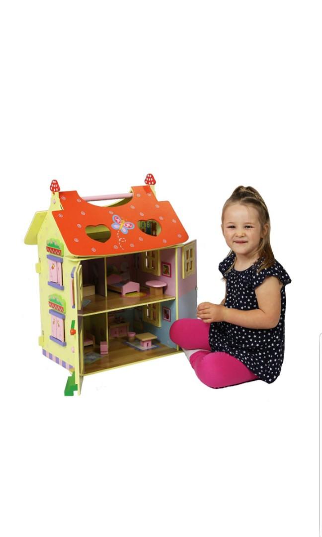 hand carry dollhouse