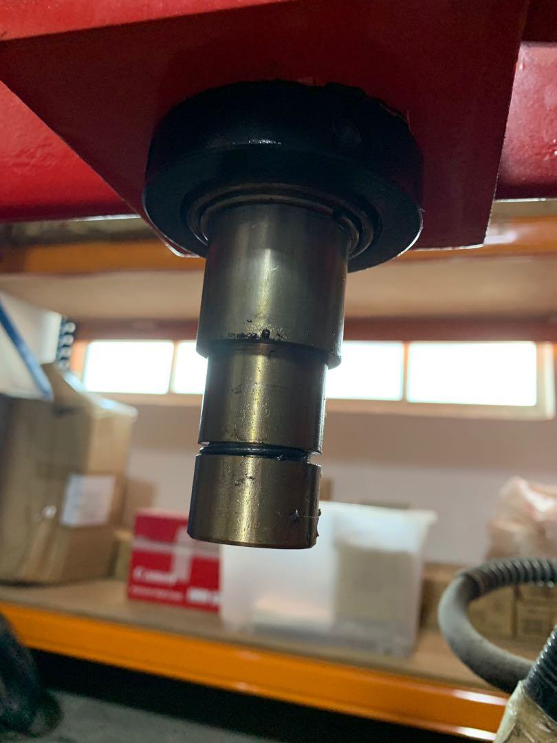 Titan 10 ton hydraulic press, Everything Else on Carousell