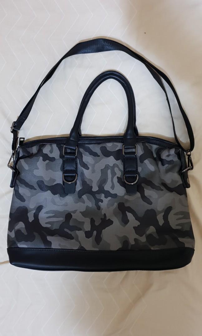 Zalora Camo Laptop bag, Luxury, Bags & Wallets on Carousell