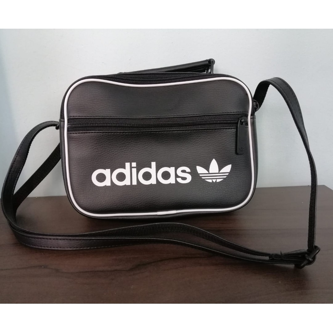 adidas originals mini airliner