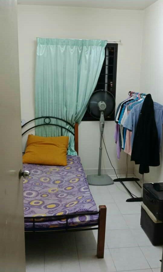 Bilik Biasa Bilik Master Bedroom Rumah Teres Berdekatan Lrt Jelatek Untuk Disewa Property Rentals On Carousell