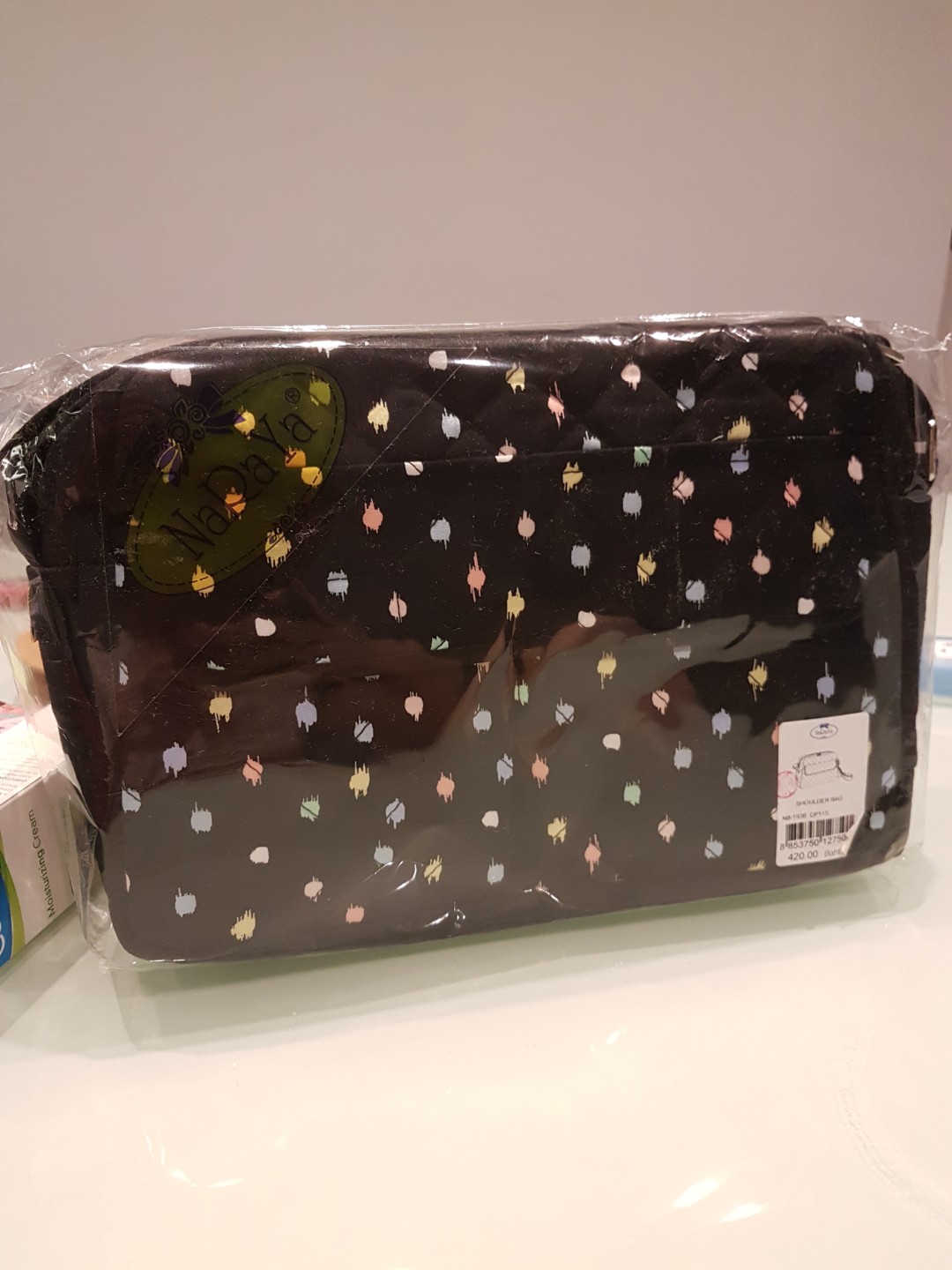 Bought in Dec 2018 Latest design Naraya Shoulder Bag