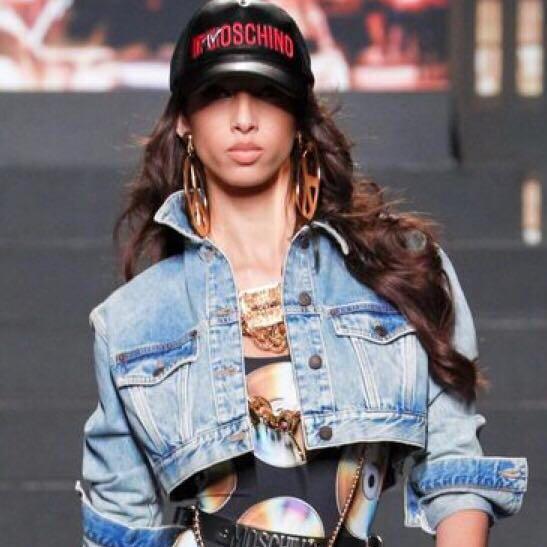 Hm moschino cap clearance