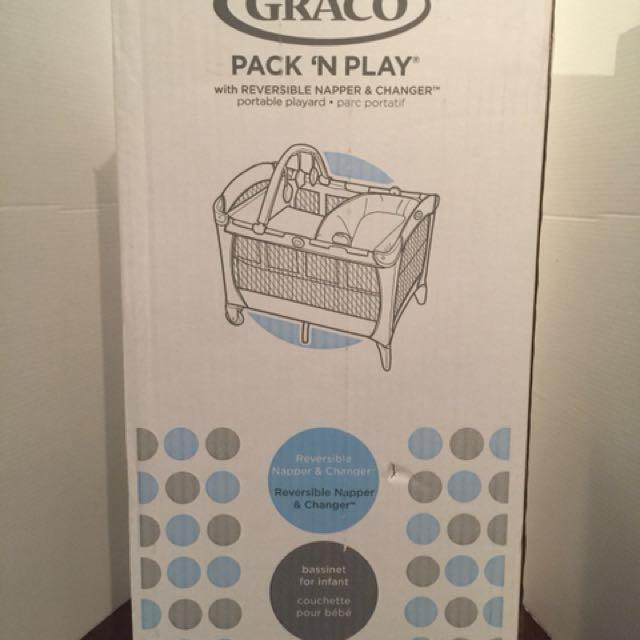 graco pack n play with reversible lounger & changer