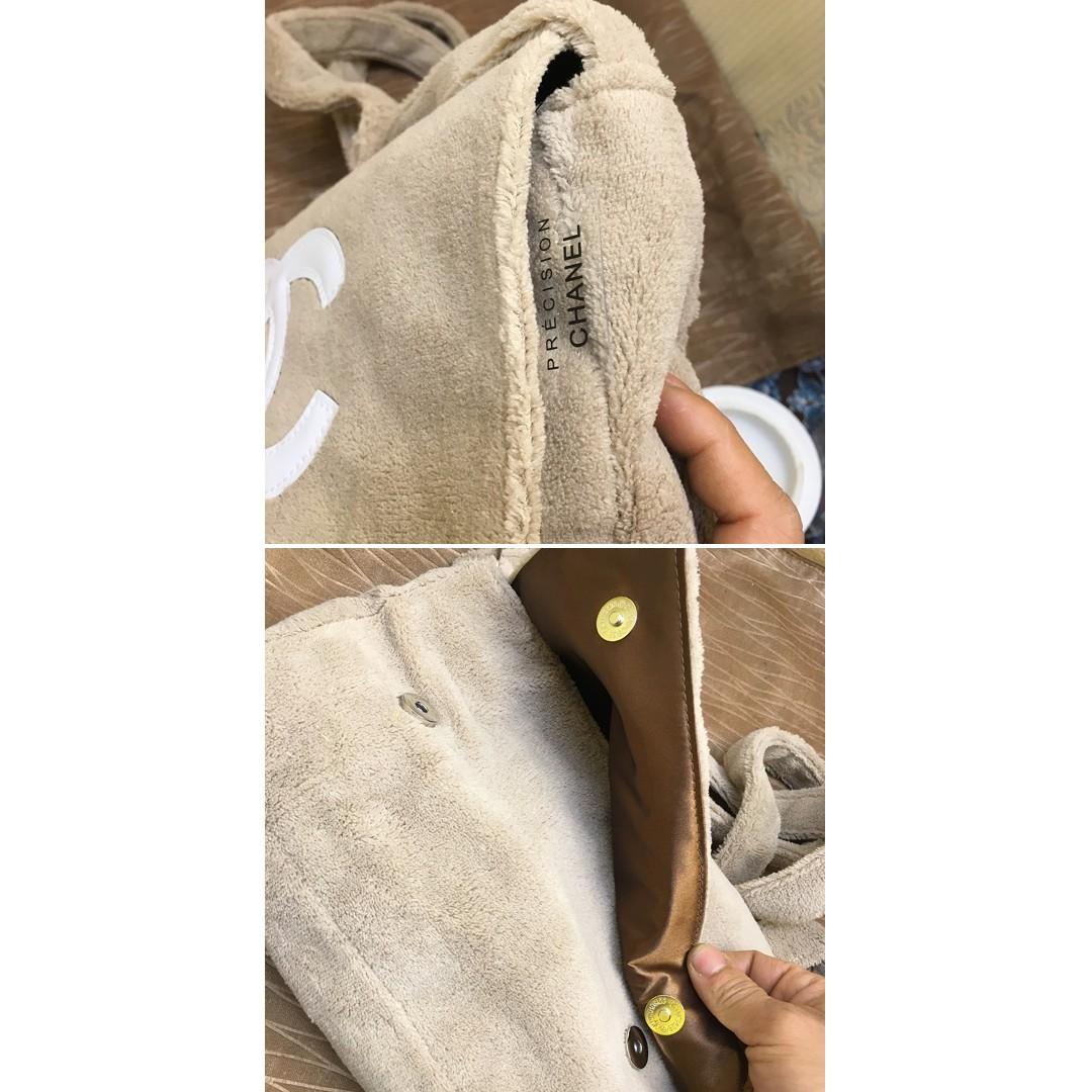 Instock CHANEL Precison Fur Flap Cover Crossbody Messenger Sling Bag Khaki with White Logo PO111700203 GWP FREE Post