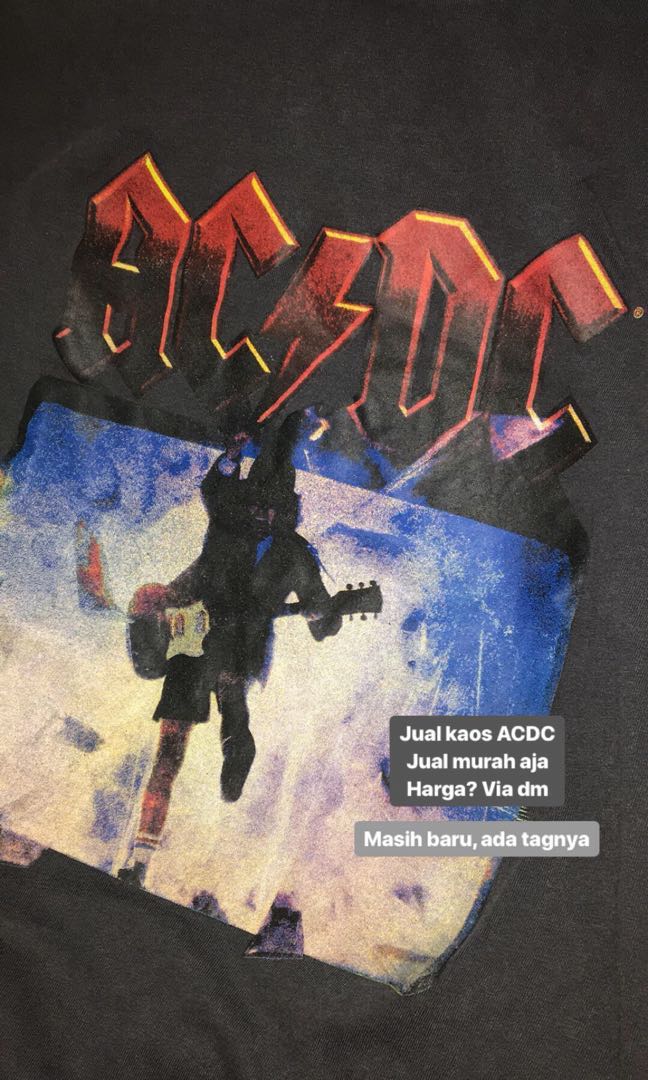 Kaos Acdc Original Masih Ada Tag Fesyen Wanita Pakaian Wanita Atasan Di Carousell
