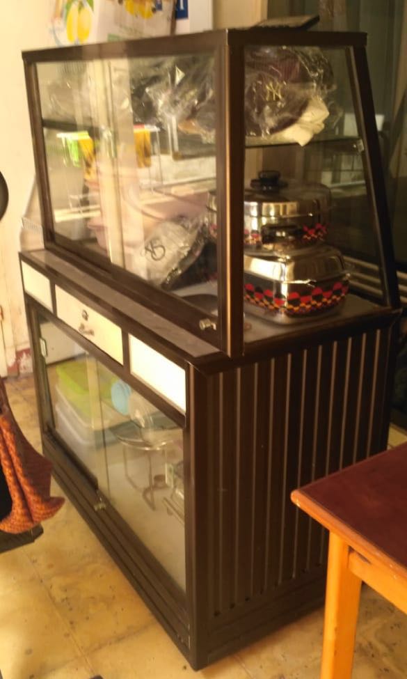 Lemari Kaca Cocok Untuk Usaha Warung Makan Antik Lainnya Di Carousell