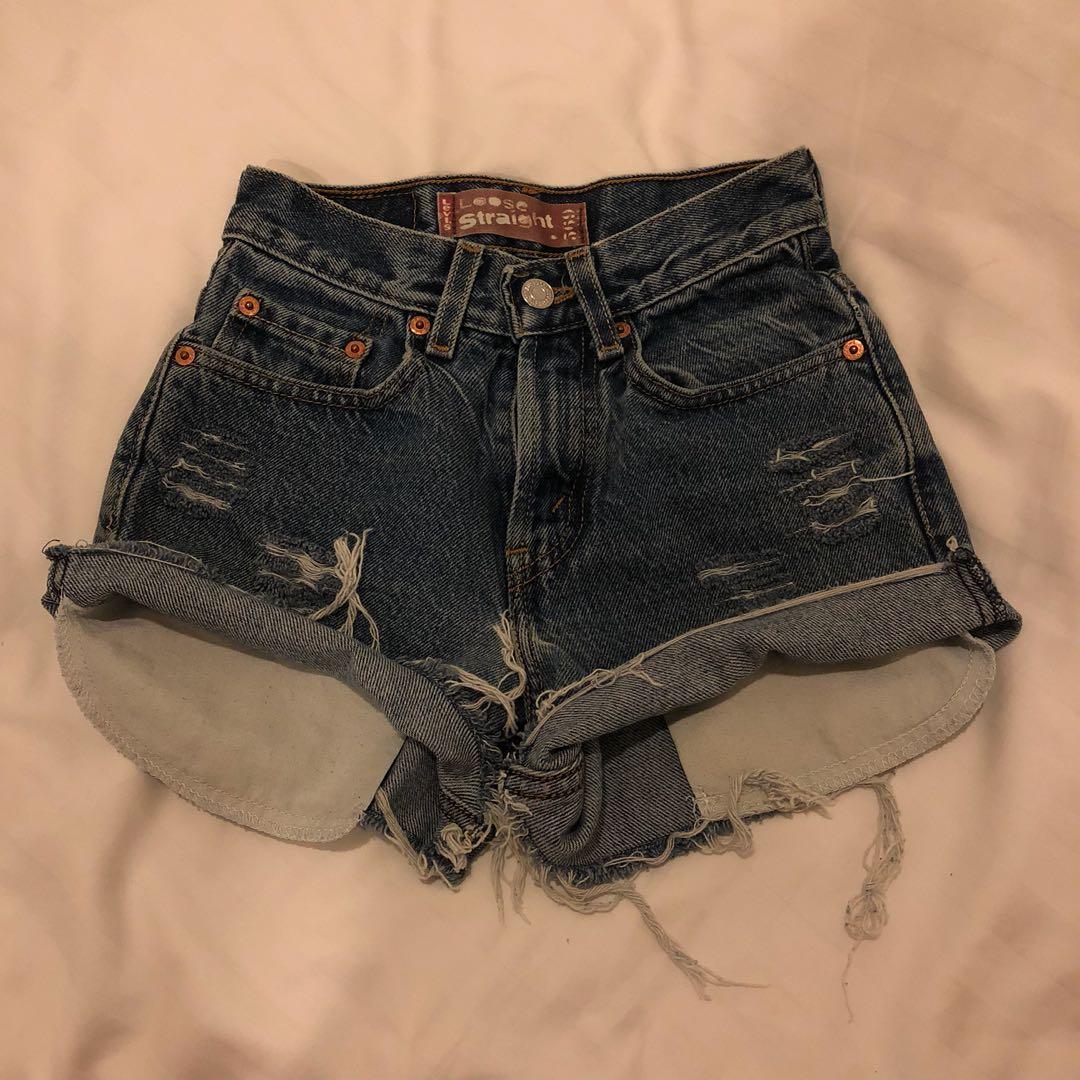 best levi's for petites