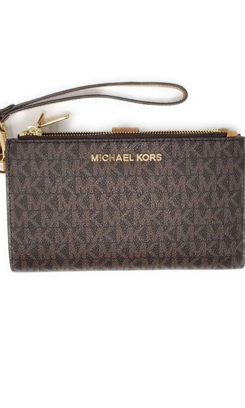 michael kors change purse
