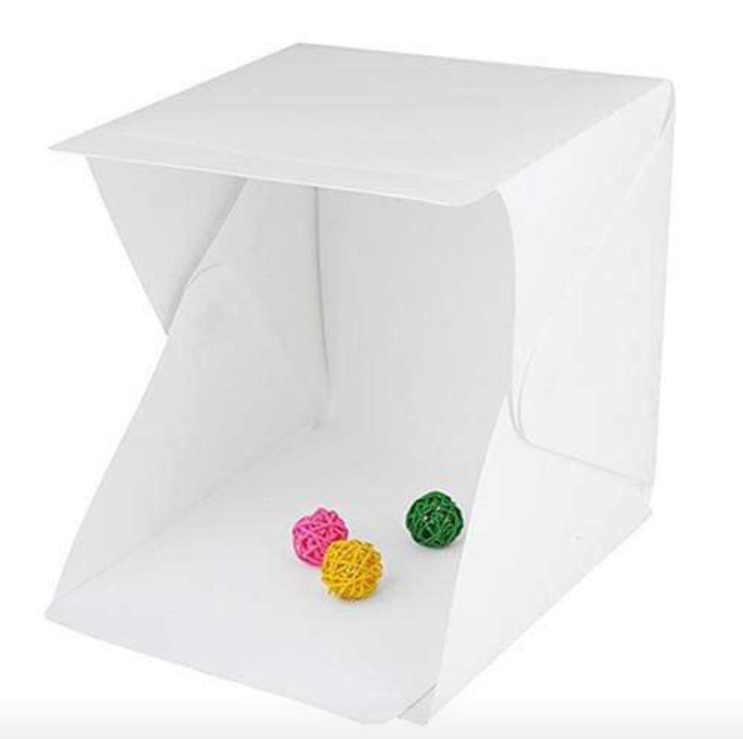 portable led studio photo box (Category: Lighting & Studio Equipment) located in Manila. Submitted by ultimogizmos (Listing ID 205580382, Image 2). Description: small size P700 20cm medium size P1000 30cm large size P1500 40cm PORTABLE LED STUDIO PHOTO BOX Now you can showcase your favorite projects with this Portable LED Studio Photo Box. It’s perfect for anyone with art or valuables to display, products to sell online, or imagery of any kind to