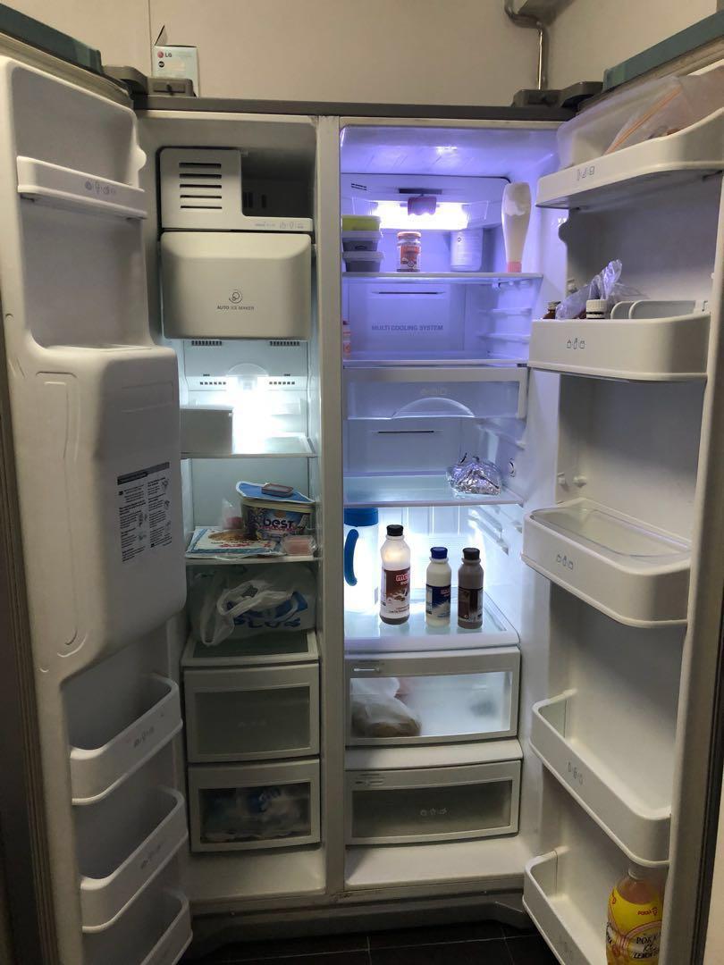 Samsung refrigerator with water and ice dispenser, TV & Home Appliances