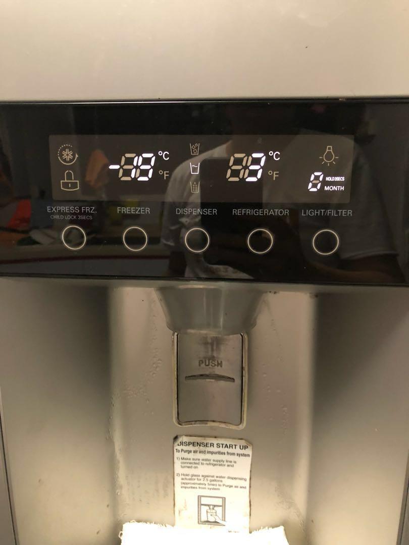 Samsung refrigerator with water and ice dispenser, TV & Home Appliances