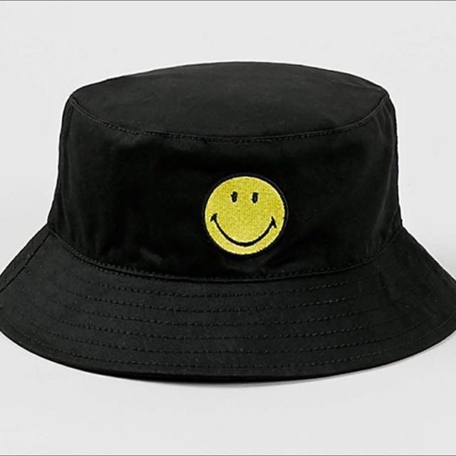 smiley face bucket hat