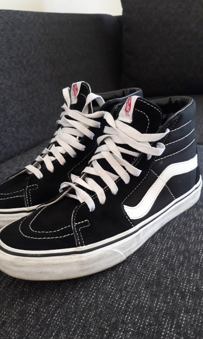 Vans sk8 hi black and white, Fesyen Pria, Sepatu , Sneakers di Carousell