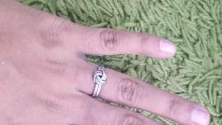 Sparkling Love  Knot ring size 48