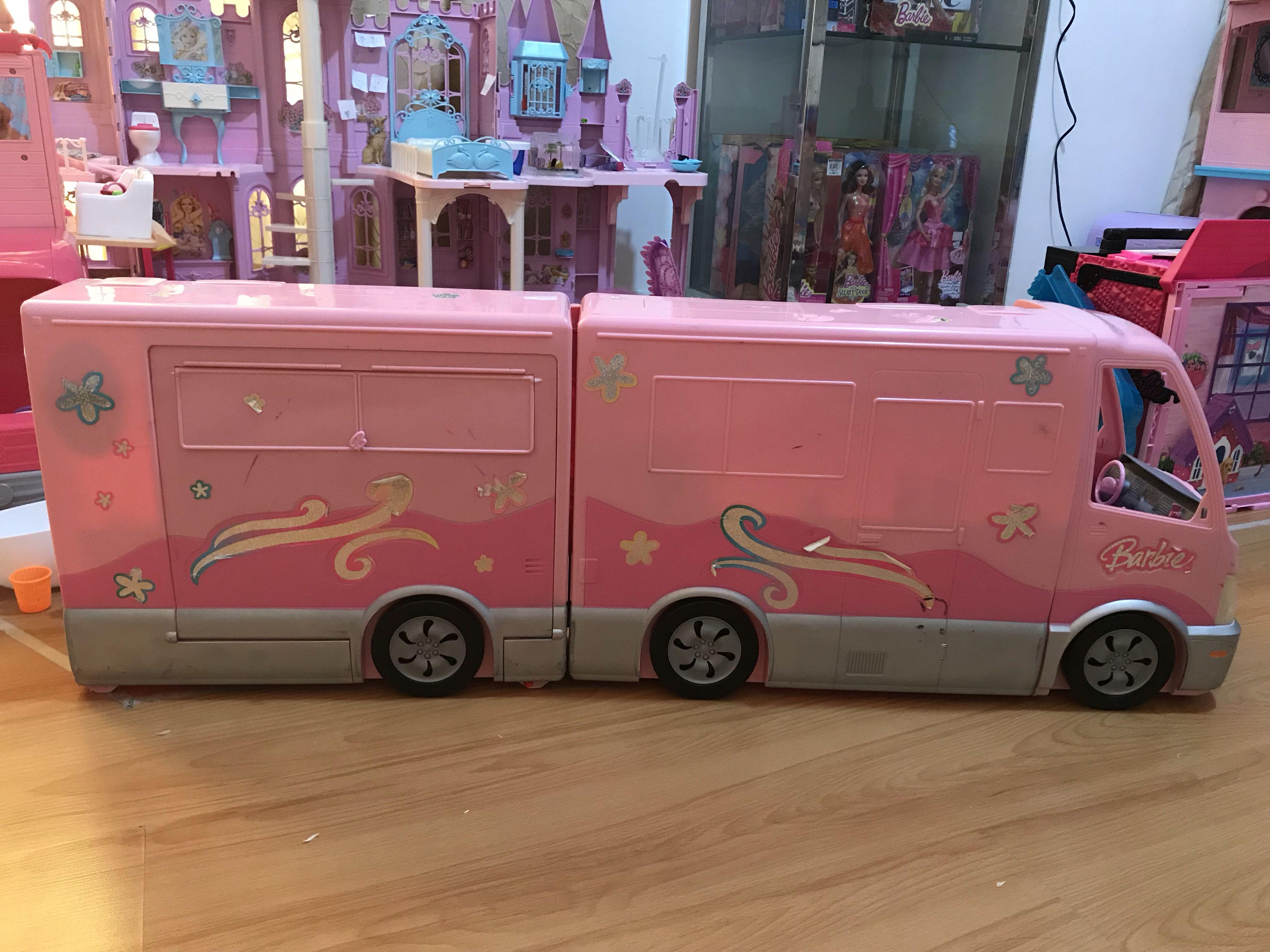 barbie camper games