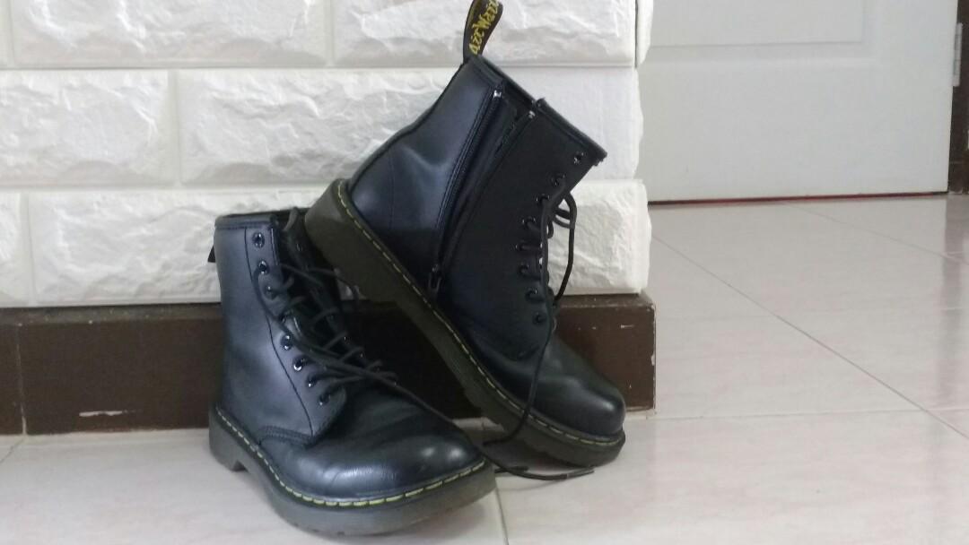 dr martens kids size 2