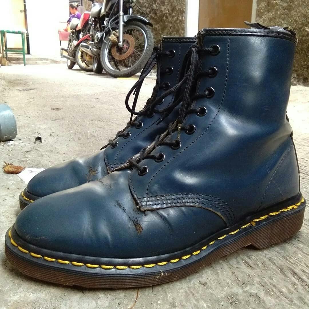 Dr martens 1460 blue navy, Fesyen Pria, Sepatu , Sepatu Boot di Carousell