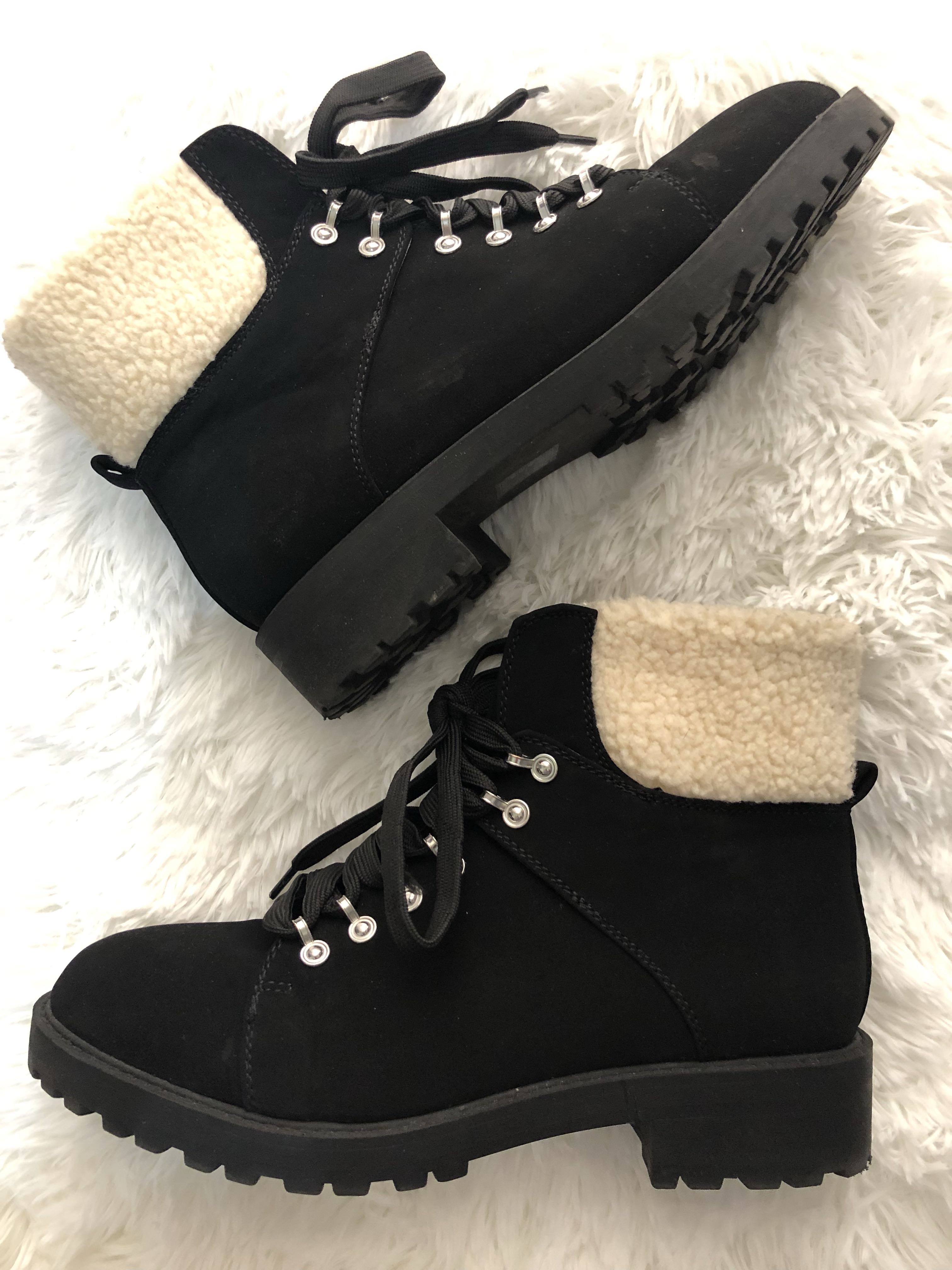Forever 21 Boots Winter Boots Winter Shoes Women s Fashion Footwear Boots on Carousell