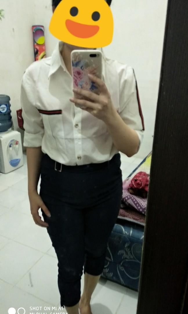 Kemeja Putih Garis Gucci Fesyen Wanita Pakaian Wanita Atasan Di Carousell