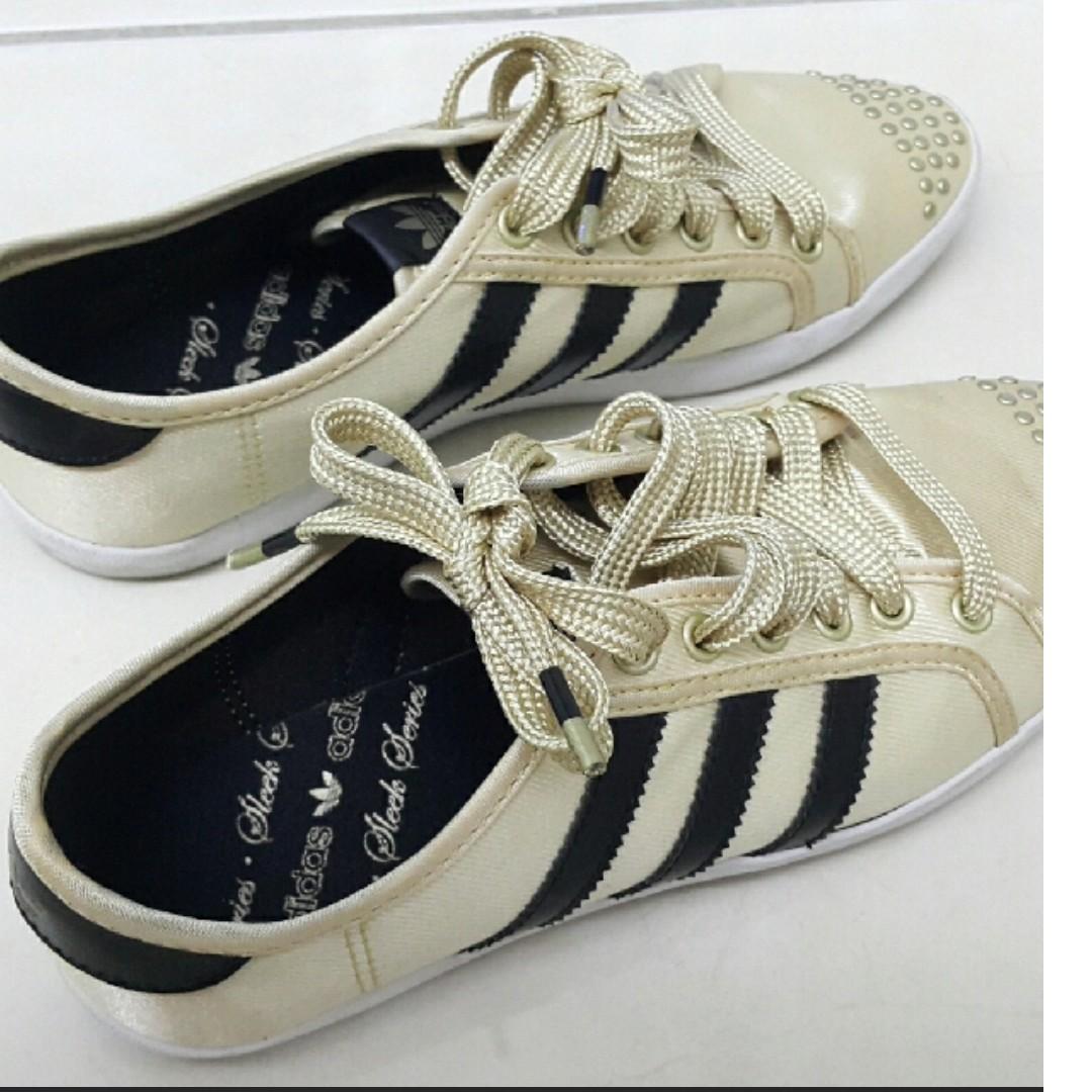 Adidas adria low sleek store