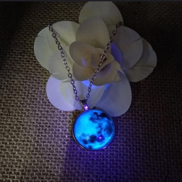 Po Glow In The Dark Full Moon Necklace Women S Fashion Jewellery Necklaces On Carousell