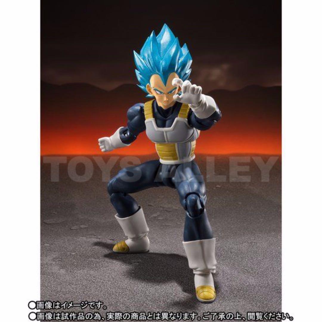 I Tested SH Figuarts Super Saiyan Blue Vegeta and He's a ust-Have for