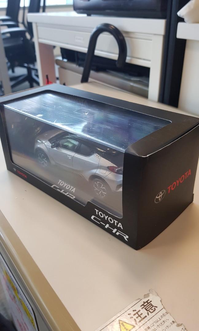 voiture miniature toyota chr