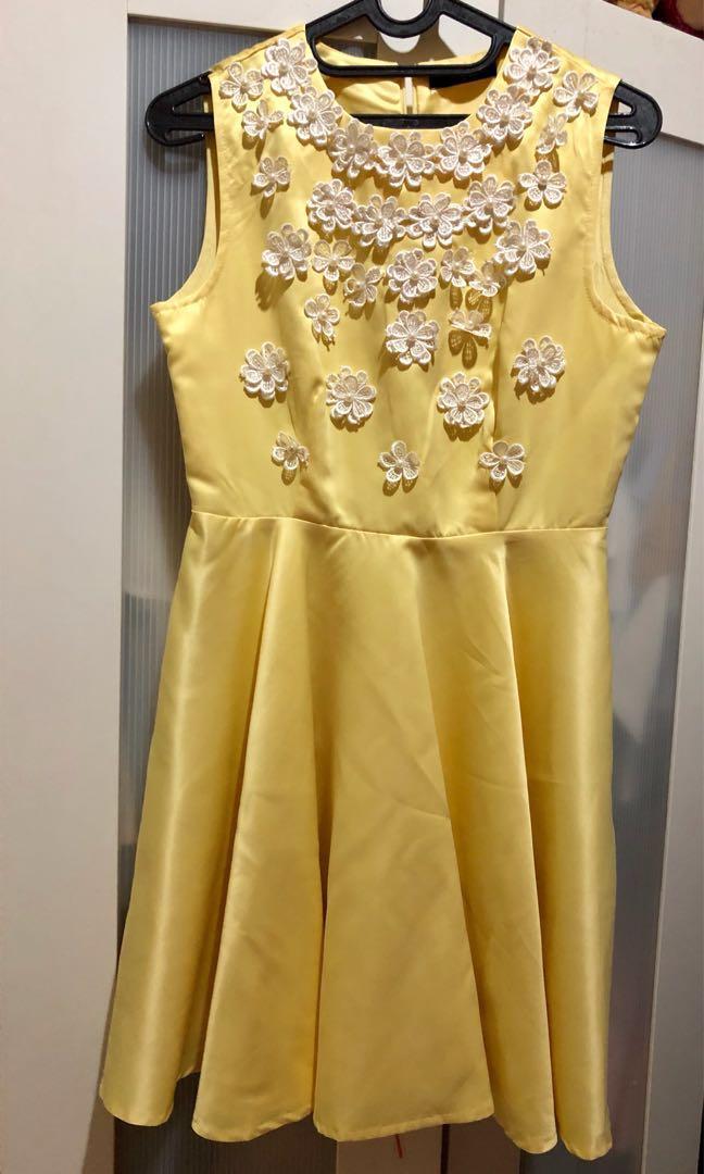 Yellow dress beli di sogo