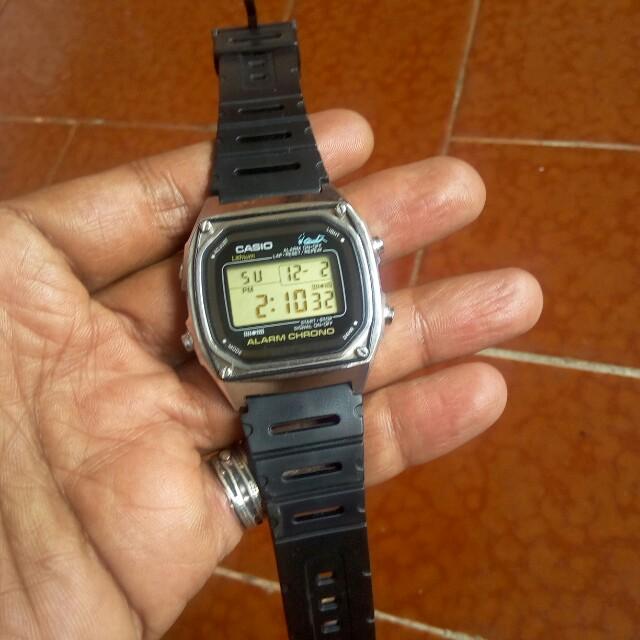 Casio vintage dw 1000, Fesyen Pria, Jam Tangan di Carousell