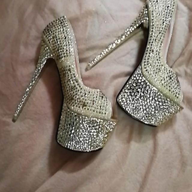🍍INSTOCK🍍Gold bling heels size 36 