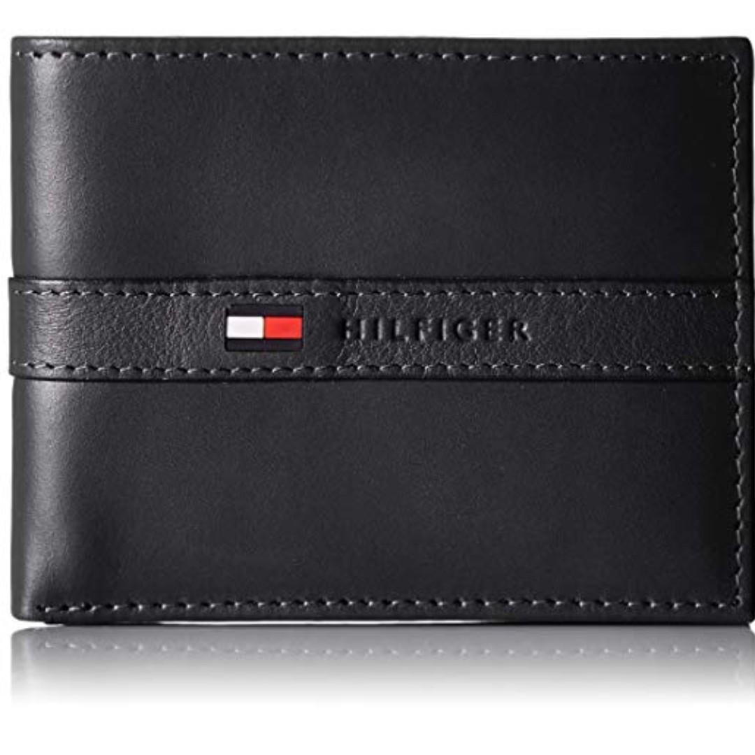 New Tommy Hilfiger Men's Ranger Leather Passcase Wallet with