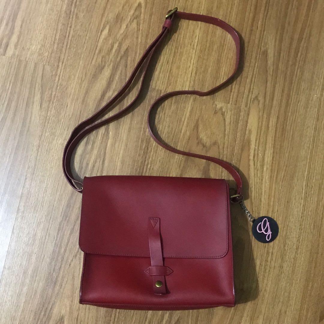 Sale! Joy Gryson IIIbeca NY Genuine Leather Messenger Bag, Women's Fashion, Bags & Wallets on Carousell Sale! Joy Gryson IIIbeca NY Genuine Leather Messenger Bag, Women's Fashion, Bags & Wallets on Carousell