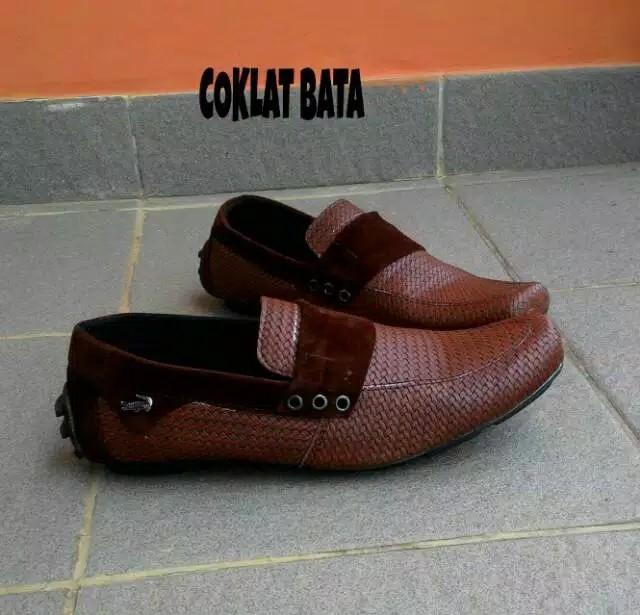 Sepatu slip sales on crocodile