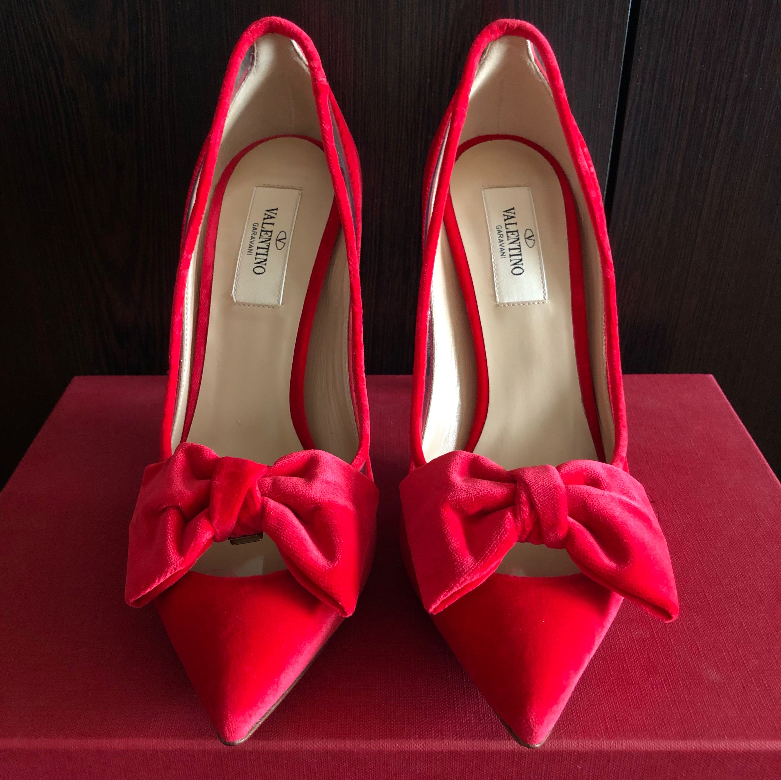 Valentino dolly bow pump store