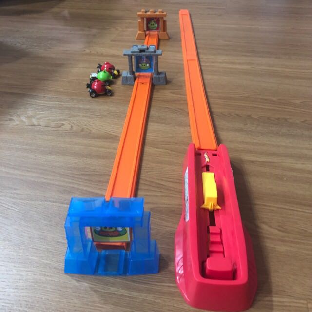 hot wheels slingshot launch