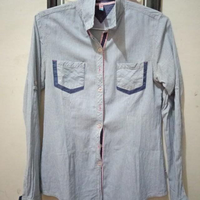 Baju Atasan Kemeja Wanita Merk Ako Cardinal C2 Fesyen Wanita Pakaian Wanita Atasan Di Carousell