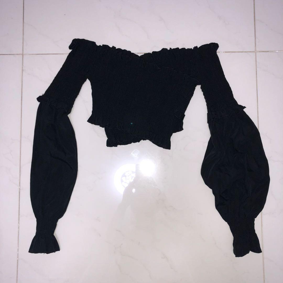black long sleeve off the shoulder crop top